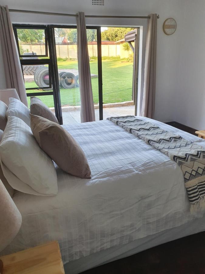Alu Guesthouse Roodepoort Kültér fotó