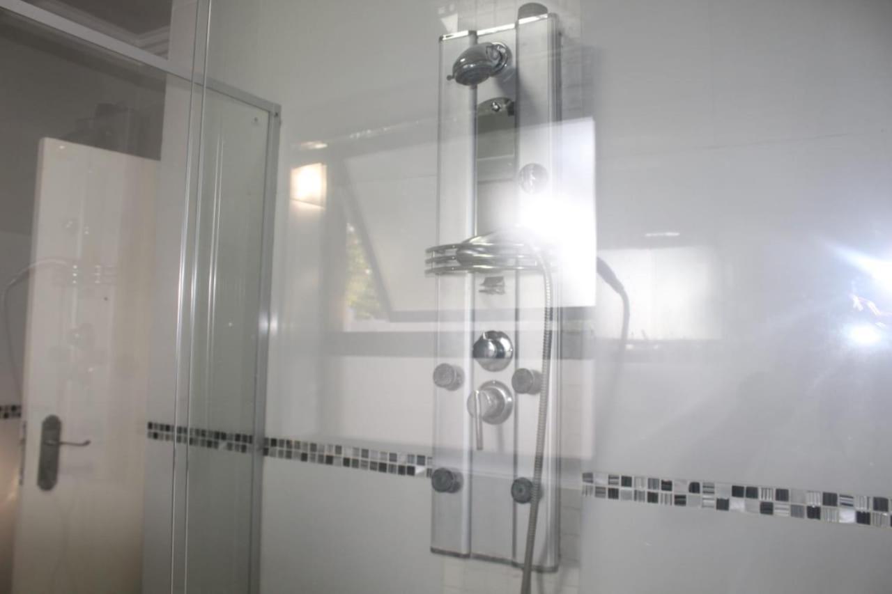Alu Guesthouse Roodepoort Szoba fotó